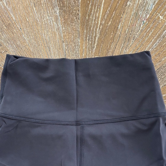 Lululemon Black Wunder Train 8 Inch Shorts - Picture 7 of 11
